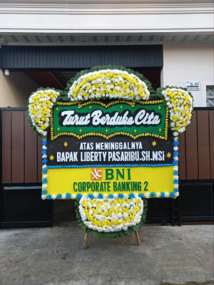 Papan Bunga Duka di Penawangan
