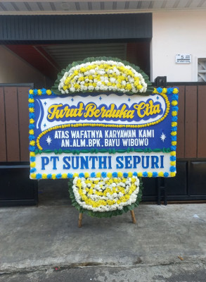 Papan Bunga Duka di Penawangan