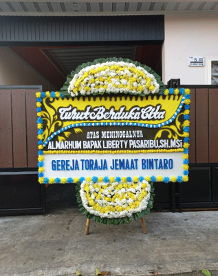 Papan Bunga Duka di Penawangan