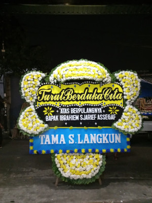 Papan Bunga Duka di Penawangan
